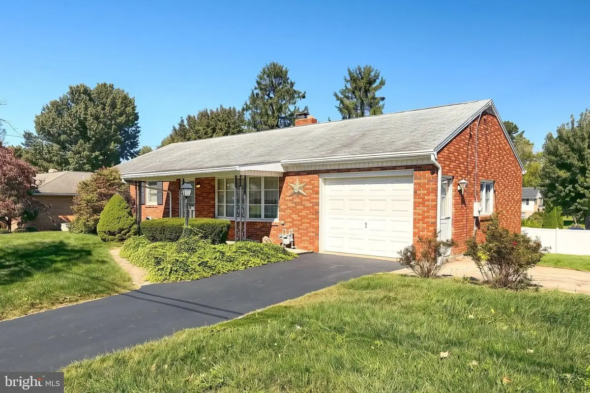 2239 Sycamore Rd, York, PA 17408 - #1