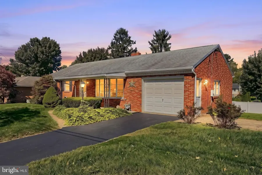 2239 Sycamore Rd, York, PA 17408 - #3