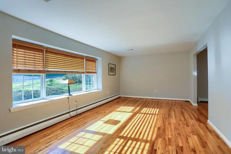105 Yellow Breeches Dr, Camp Hill, PA 17011 - #2