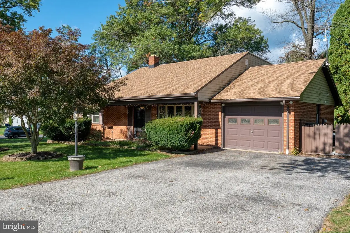 15 Skyline Dr, York, PA 17404 - #1
