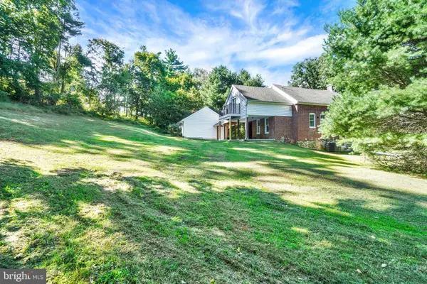 2537 Seitzland Rd, GLEN ROCK, PA 17327