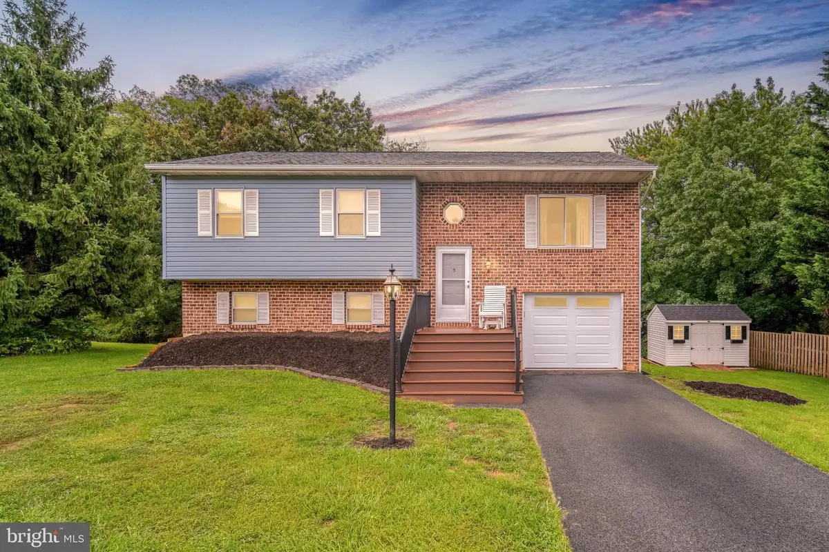 1711 Valley Vista Dr, York, PA 17406 - #1