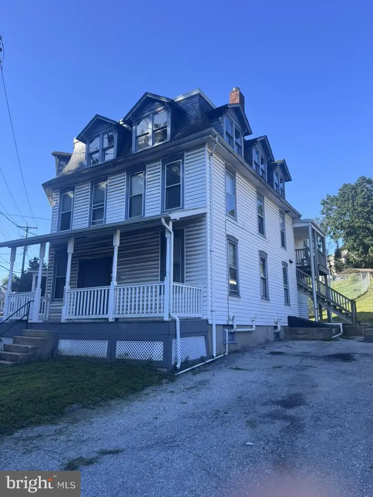 106 S Main St, Yoe, PA 17313 - #2
