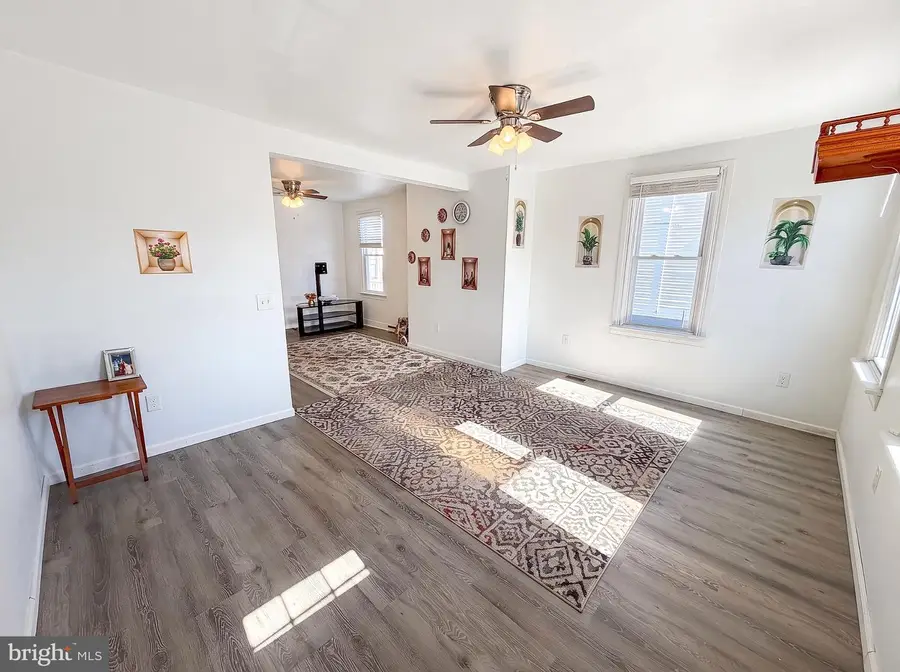 829 E Poplar St, York, PA 17403 - #2