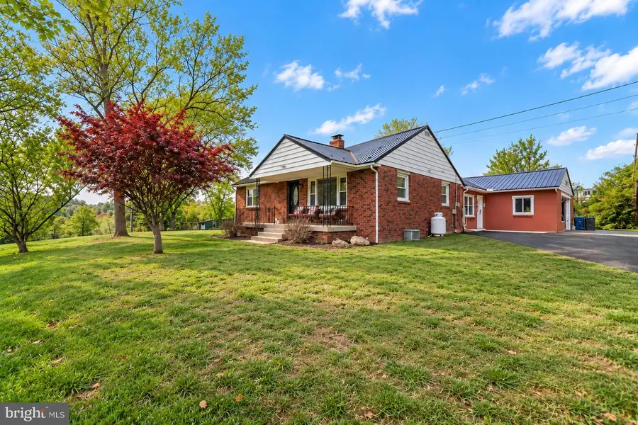233 Manor Rd, Red Lion, PA 17356 - #2