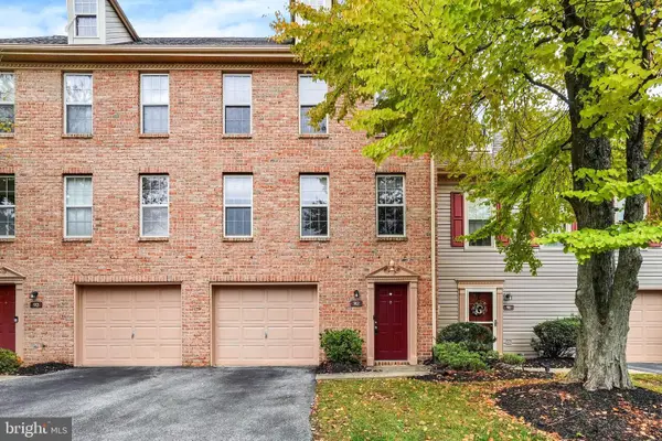 912 Skyview Dr #912, YORK, PA 17406