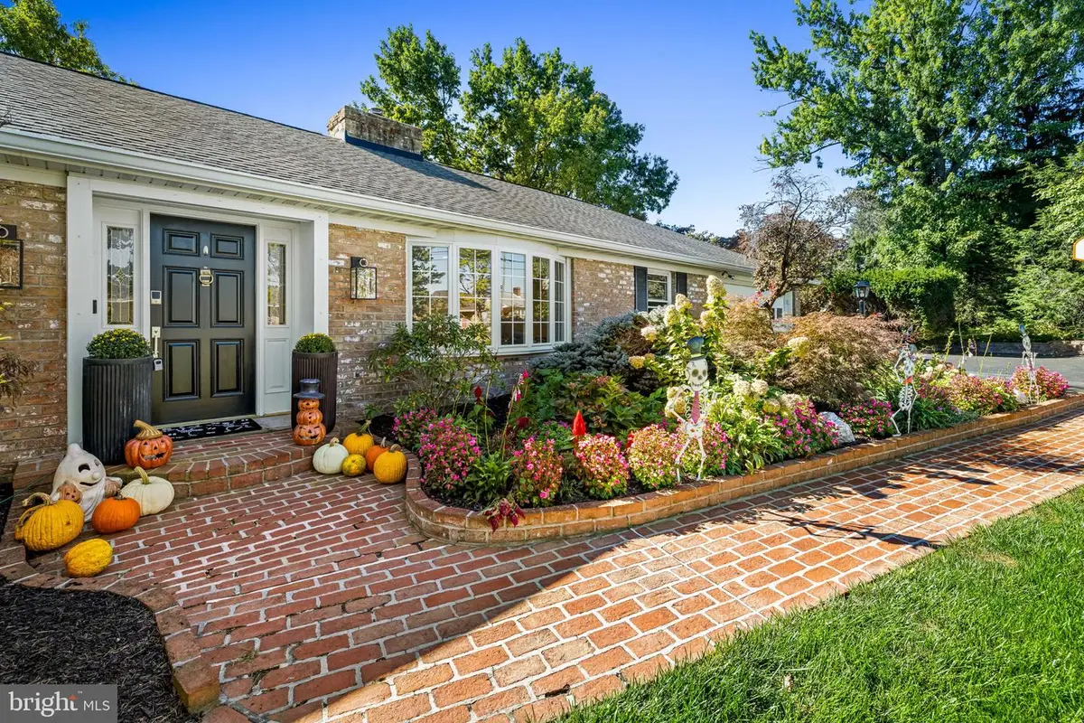 118 Shorbs Hill Rd, Hanover, PA 17331 - #1