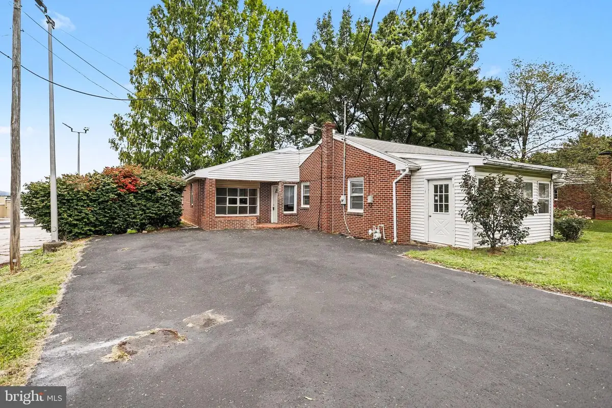 3500 Board Rd, York, PA 17406 - #1