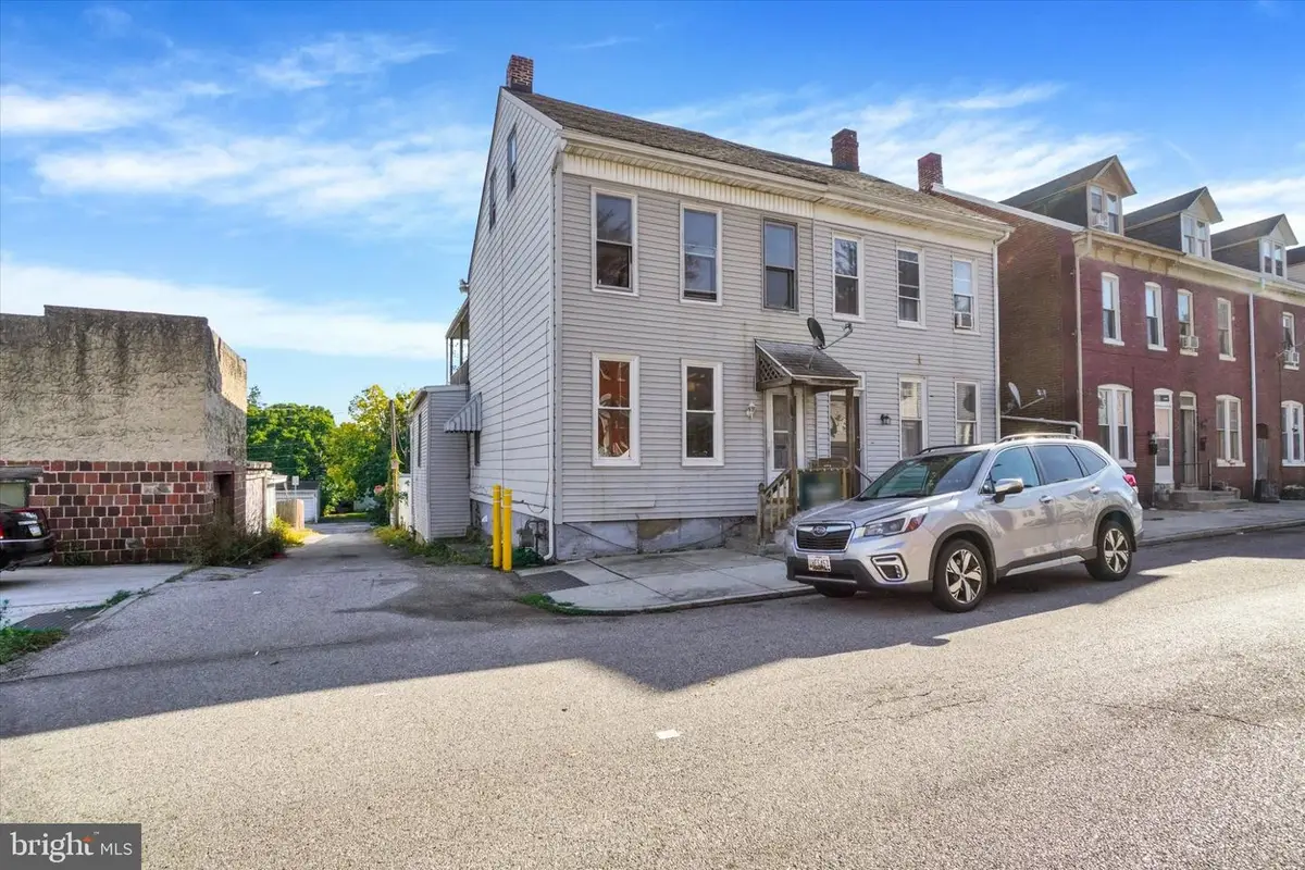 459 Juniper St, York, PA 17401 - #1