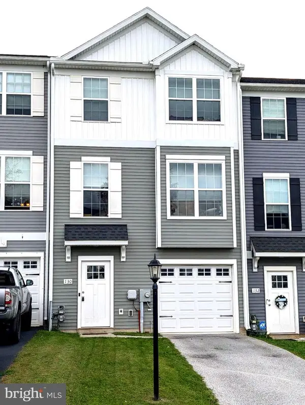 130 Overlook Dr, HANOVER, PA 17331