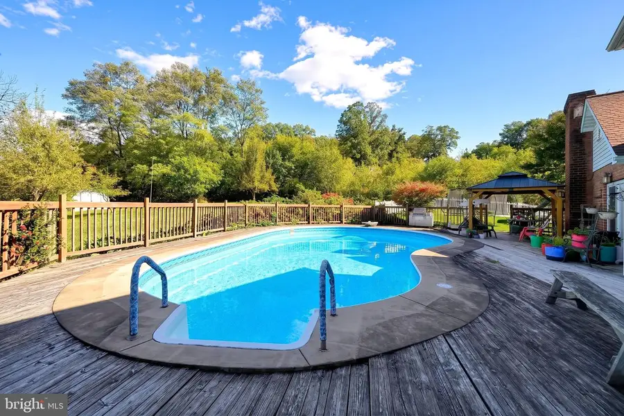 951 Porters Rd, Spring Grove, PA 17362 - #2