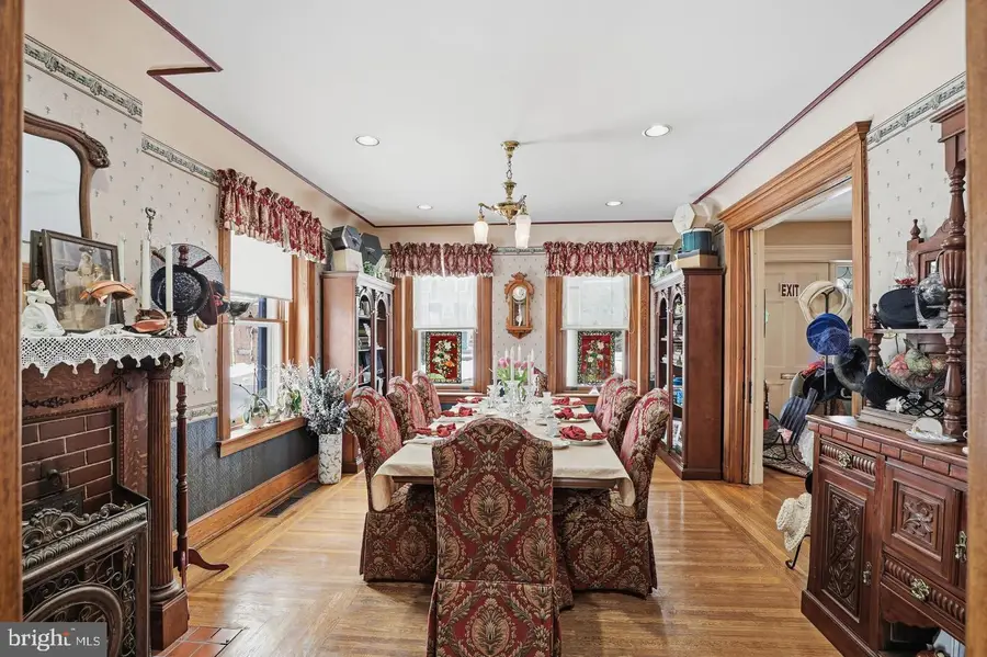 252 Frederick St, Hanover, PA 17331 - #3