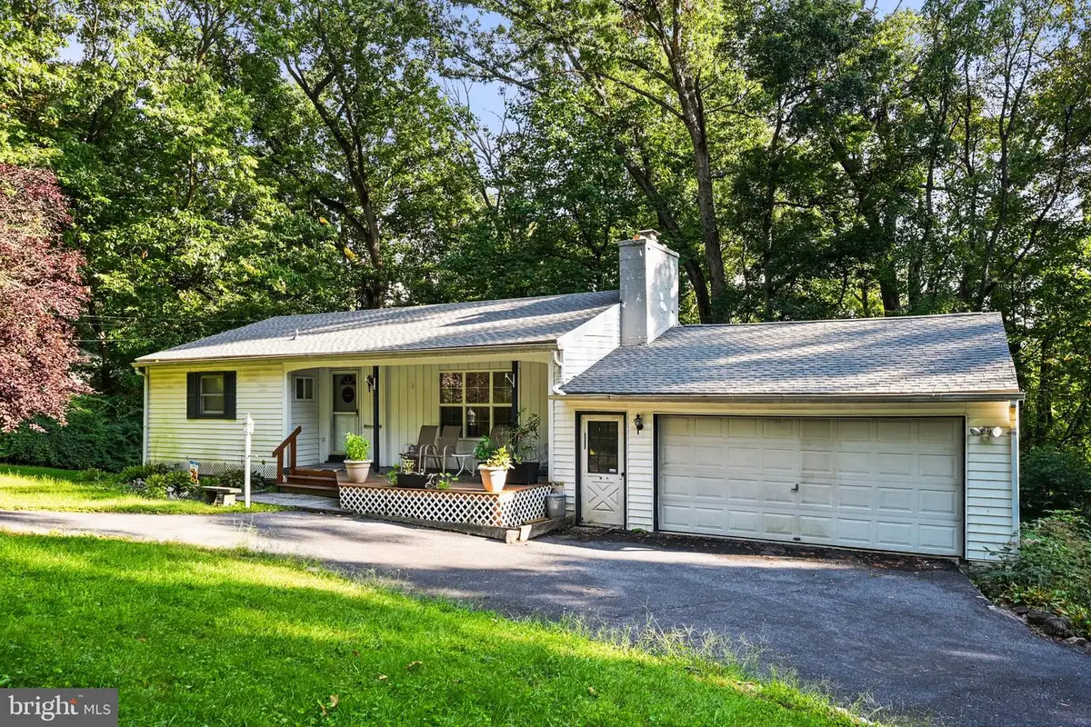 476 Big Spring Rd, New Cumberland, PA 17070 - #1