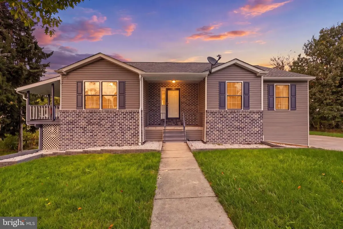 75 S Poplar St, Manchester, PA 17345 - #1