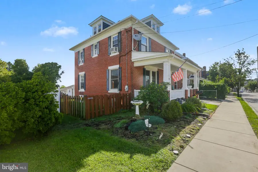 221 N Charles St, Red Lion, PA 17356 - #3