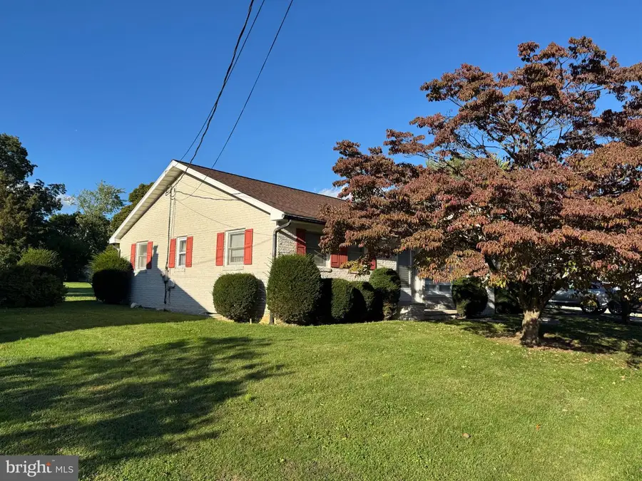 204 Charles Ave, Hanover, PA 17331 - #2