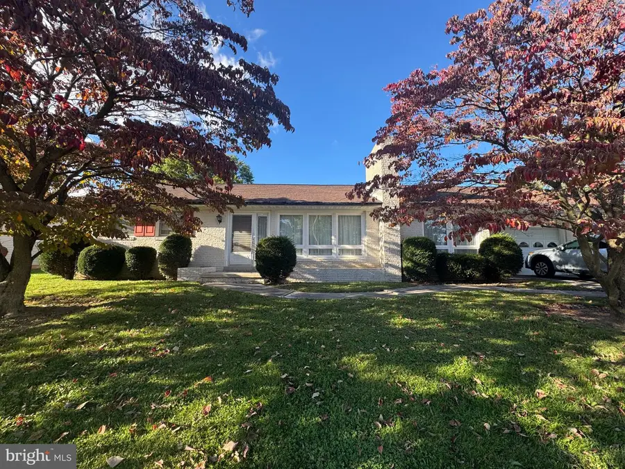 204 Charles Ave, Hanover, PA 17331 - #3
