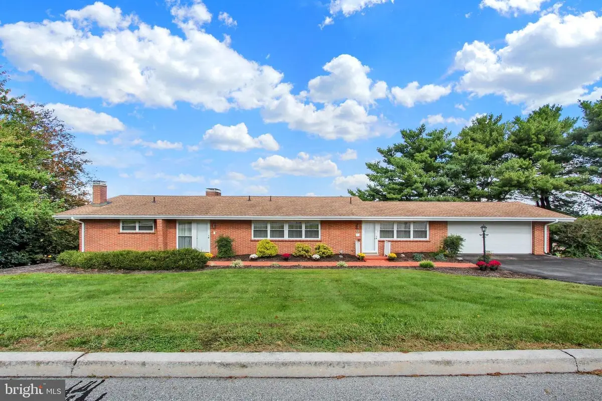 41 Hillcrest Dr, Hanover, PA 17331 - #1