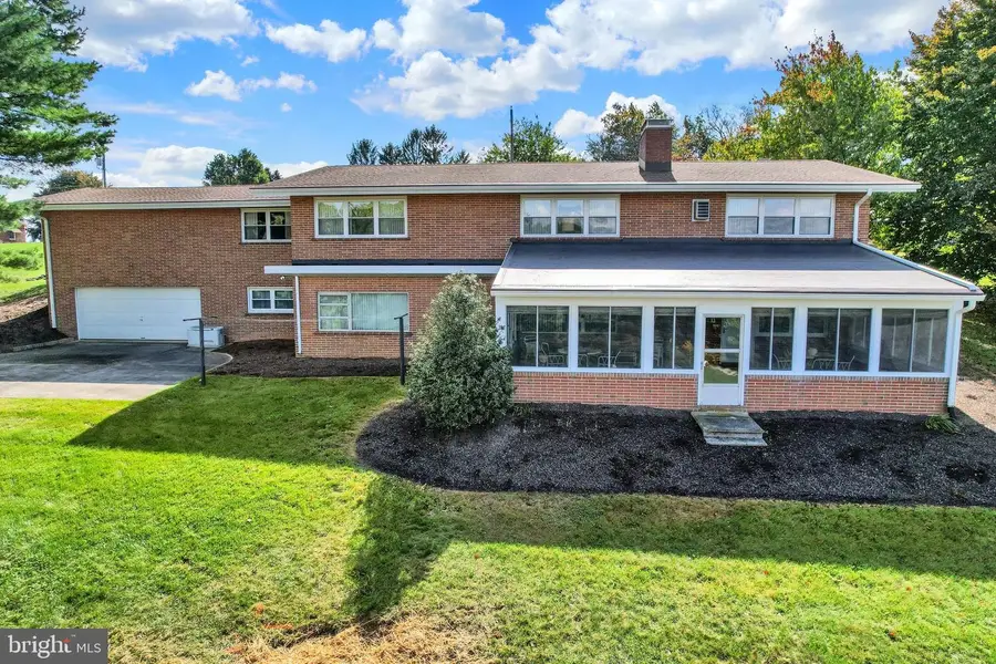 41 Hillcrest Dr, Hanover, PA 17331 - #3