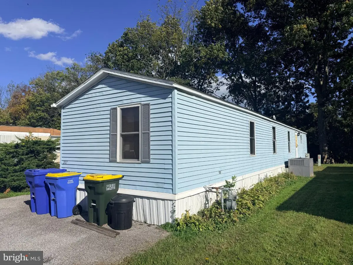 207 Waldorf Dr, York, PA 17404 - #1