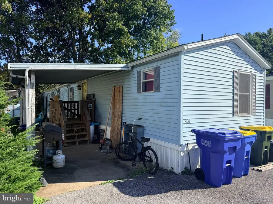 207 Waldorf Dr, York, PA 17404 - #2
