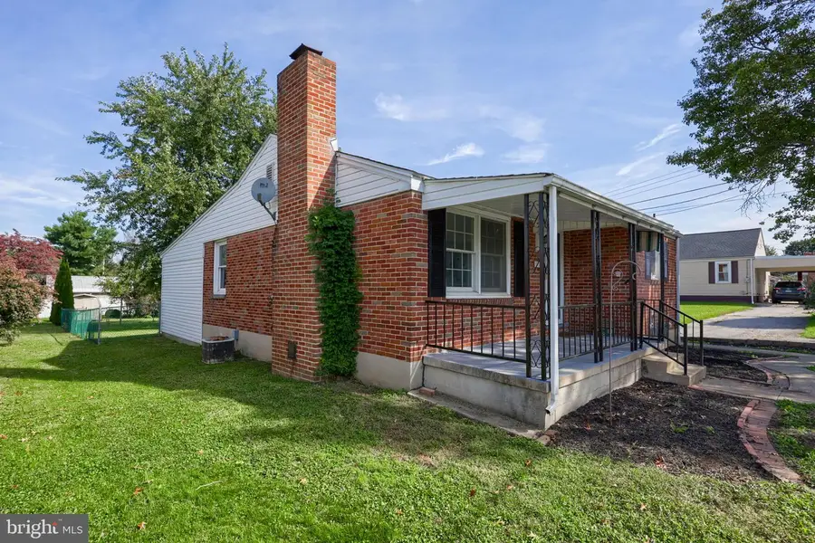 831 E Maple St, York, PA 17403 - #2