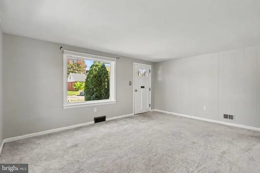 413 Mckinley Ave, Hanover, PA 17331 - #3