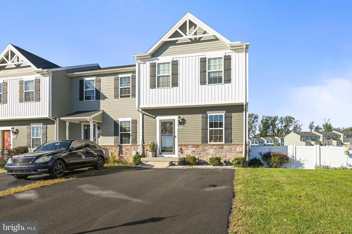 266 Homestead Dr, Hanover, PA 17331 - #1