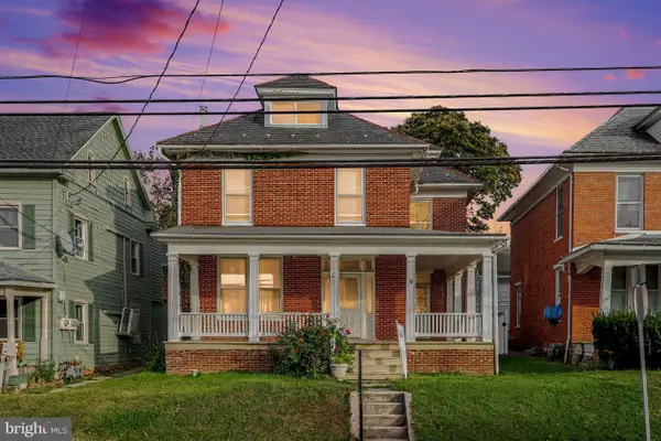 9 N Main St, LOGANVILLE, PA 17342