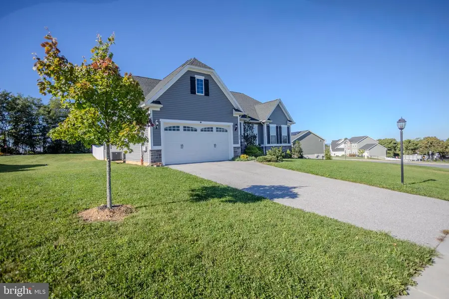 225 Ripple Dr, Hanover, PA 17331 - #2