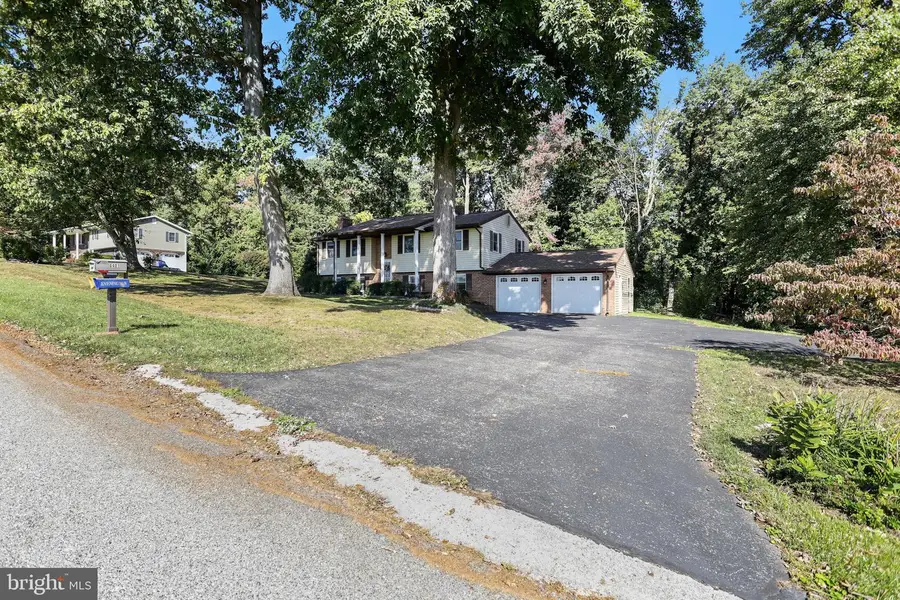 6401 Orefield Rd, Spring Grove, PA 17362 - #2