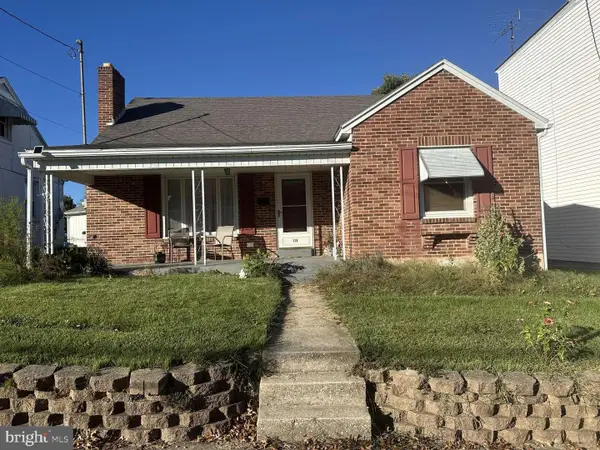 115 W Maple St, DALLASTOWN, PA 17313