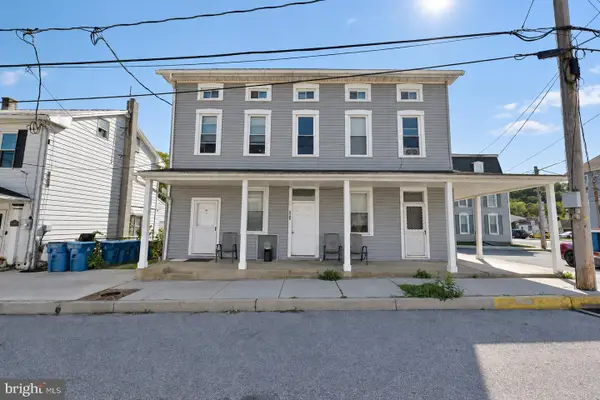 8 E Broadway St E, ETTERS, PA 17319