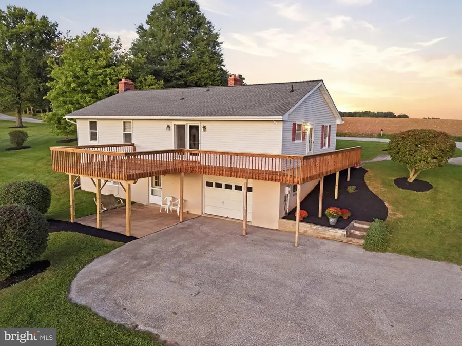 13612 Center Rd, Stewartstown, PA 17363 - #2
