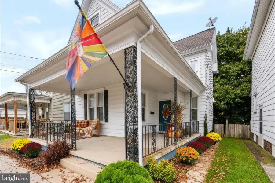 41 E Maple St, Dallastown, PA 17313 - #3