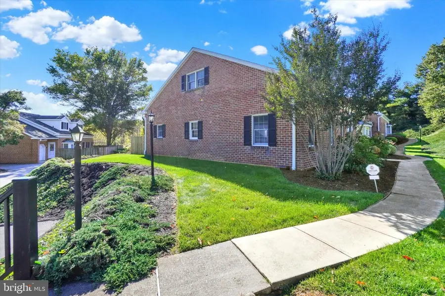 2032 Wyntre Brooke Dr S, York, PA 17403 - #2