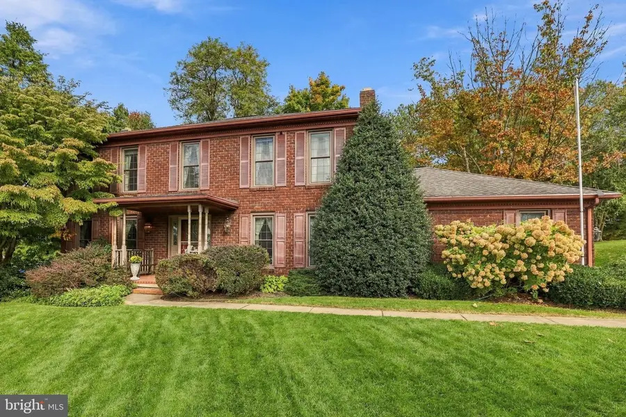 525 Eton Ln, York, PA 17402 - #3