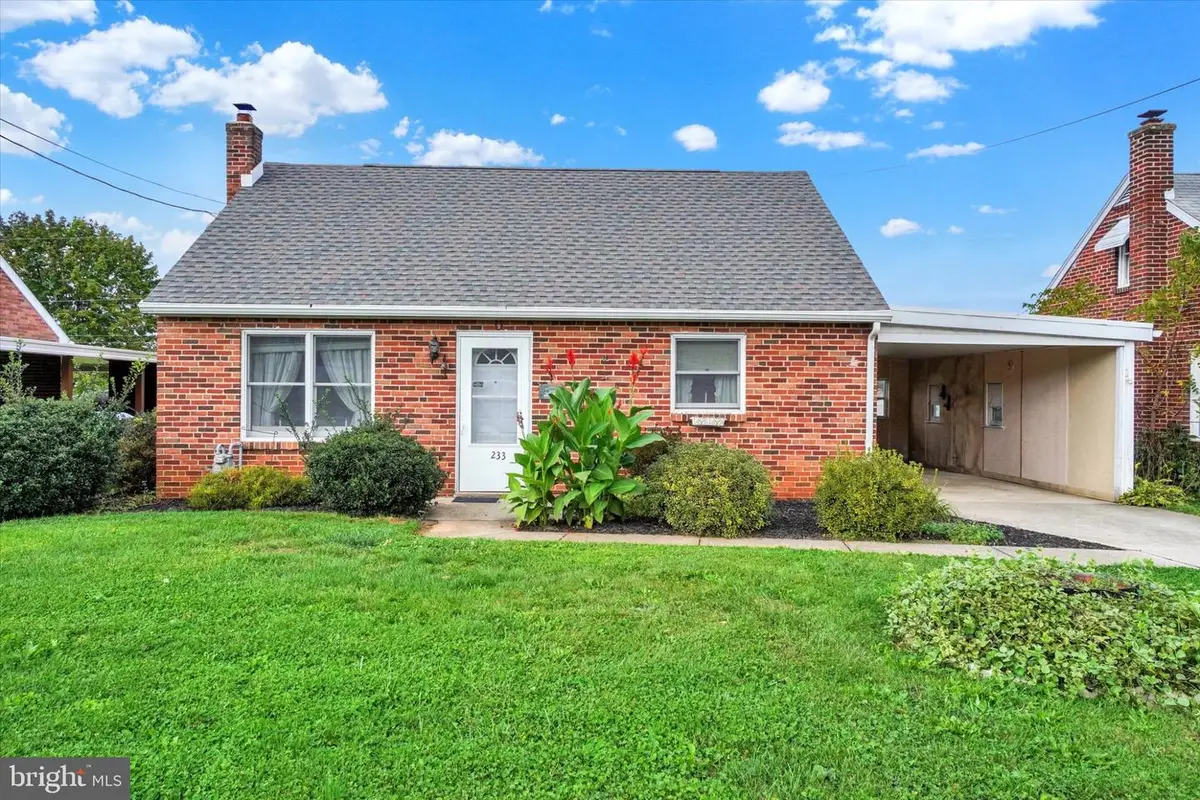 233 Eastland Ave, York, PA 17406 - #1