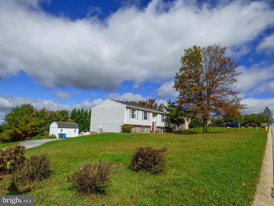 401 Dartha Dr, Dallastown, PA 17313 - #3