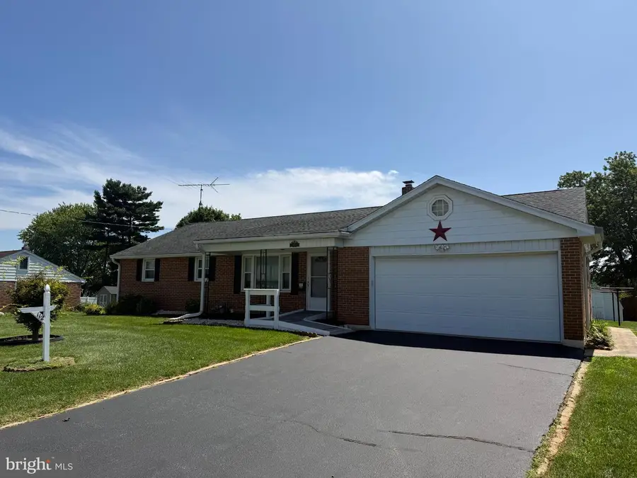 112 E Clearview Dr, Shrewsbury, PA 17361 - #2