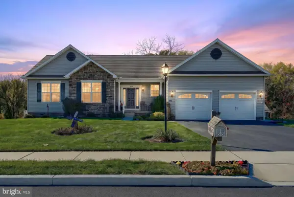 860 Ripple Dr, HANOVER, PA 17331