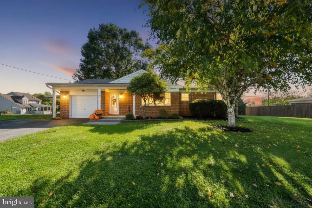 28 Longview Rd, Seven Valleys, PA 17360 - #1
