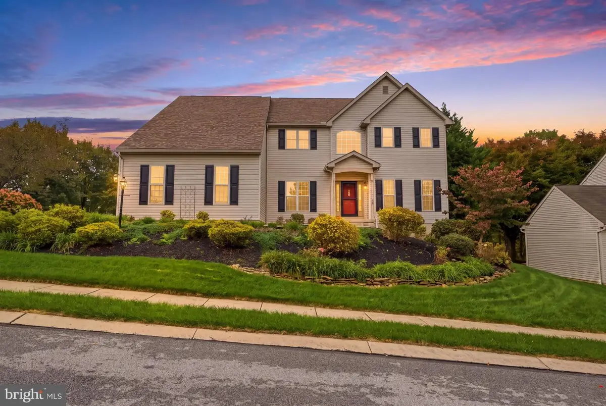 109 E Greenbriar Dr, York, PA 17407 - #1