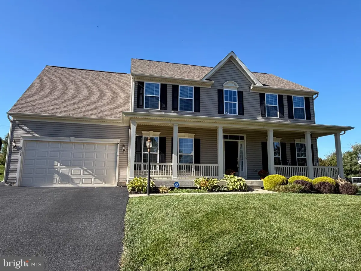 8570 Diamond Run Ct, Seven Valleys, PA 17360 - #1