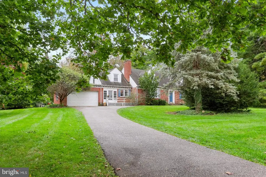 958 Country Club Rd, York, PA 17403 - #2