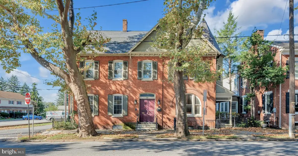 237 Frederick St, Hanover, PA 17331 - #1