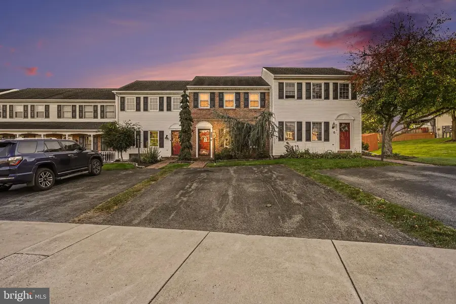 2360 Woodmont Dr, York, PA 17404 - #3
