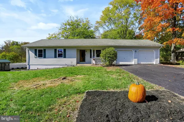 7 Autumn Dr, DILLSBURG, PA 17019