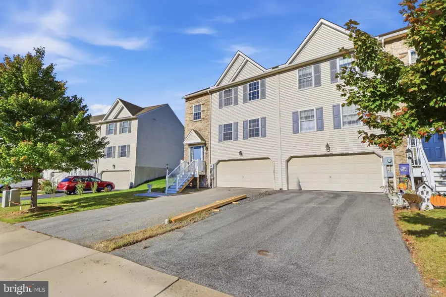 3912 Sheppard Dr, Dover, PA 17315 - #2