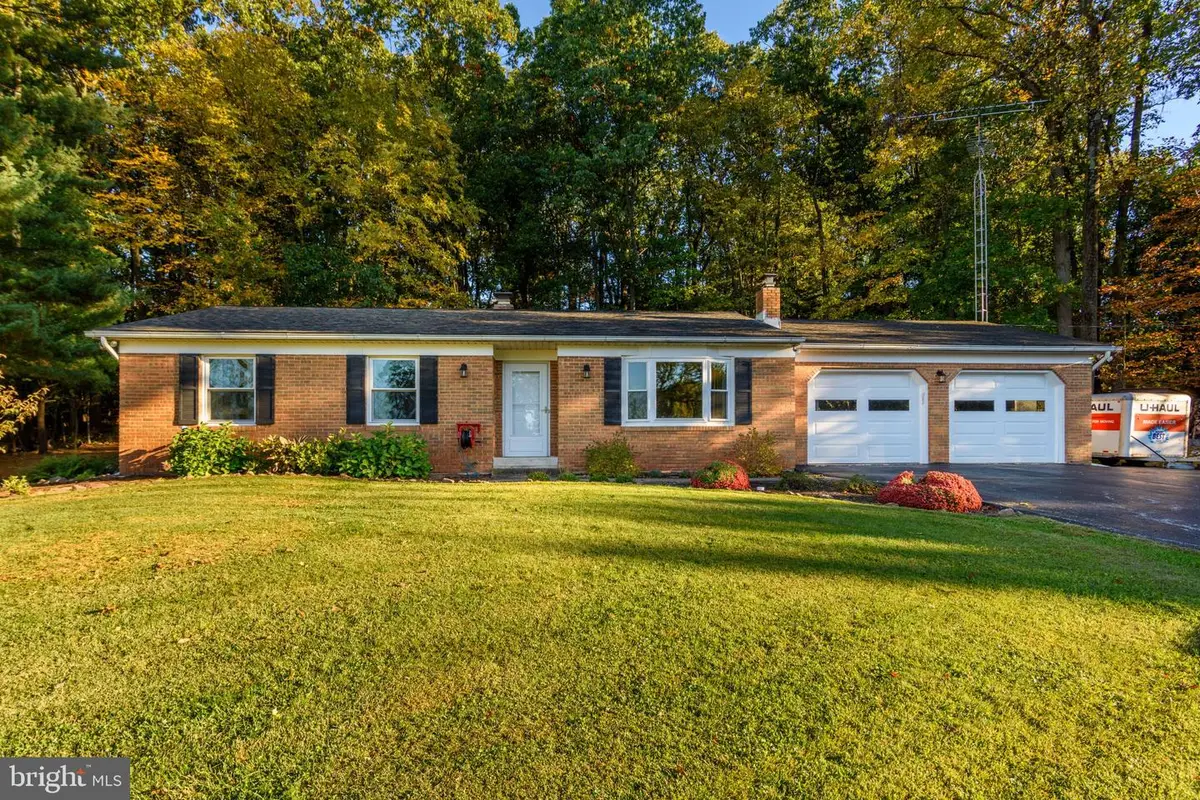 1740 Valley Green Rd, Etters, PA 17319 - #1